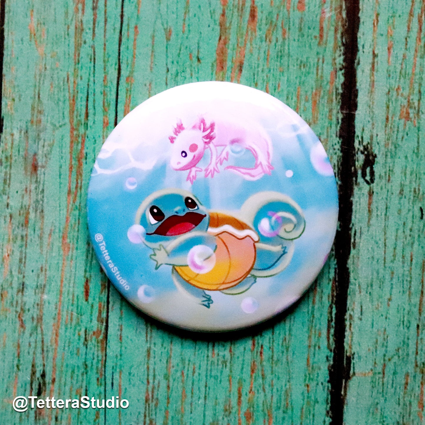 Pin Squirtle y Ajolote – Ternura Acuática en Forma de Botón - TetteraStudio