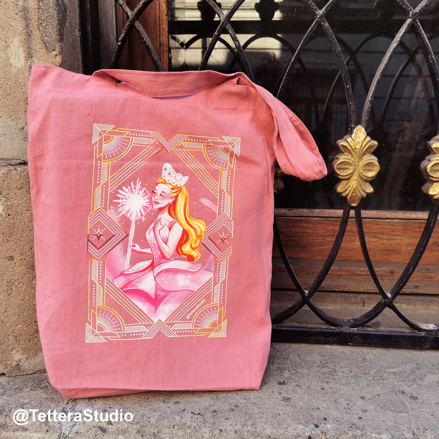 🎀✨ Tote Bag Rosa – Inspirada en Wicked | Ilustración de Glinda 🌟🧚♀️ - TetteraStudio