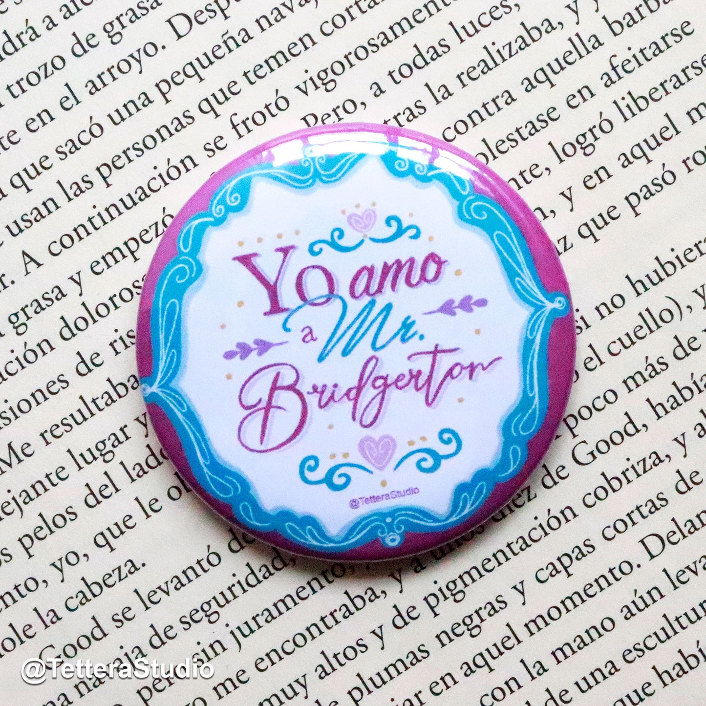 📌 Botón “Yo amo a Mr. Bridgerton” – Romance, elegancia y toque literario 💖✨