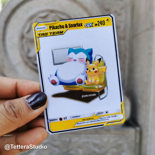 Tarjeta Coleccionable Fan Art | Snorlax y Pikachu en el Metro de la CDMX – Estilo Pokémon Urbano