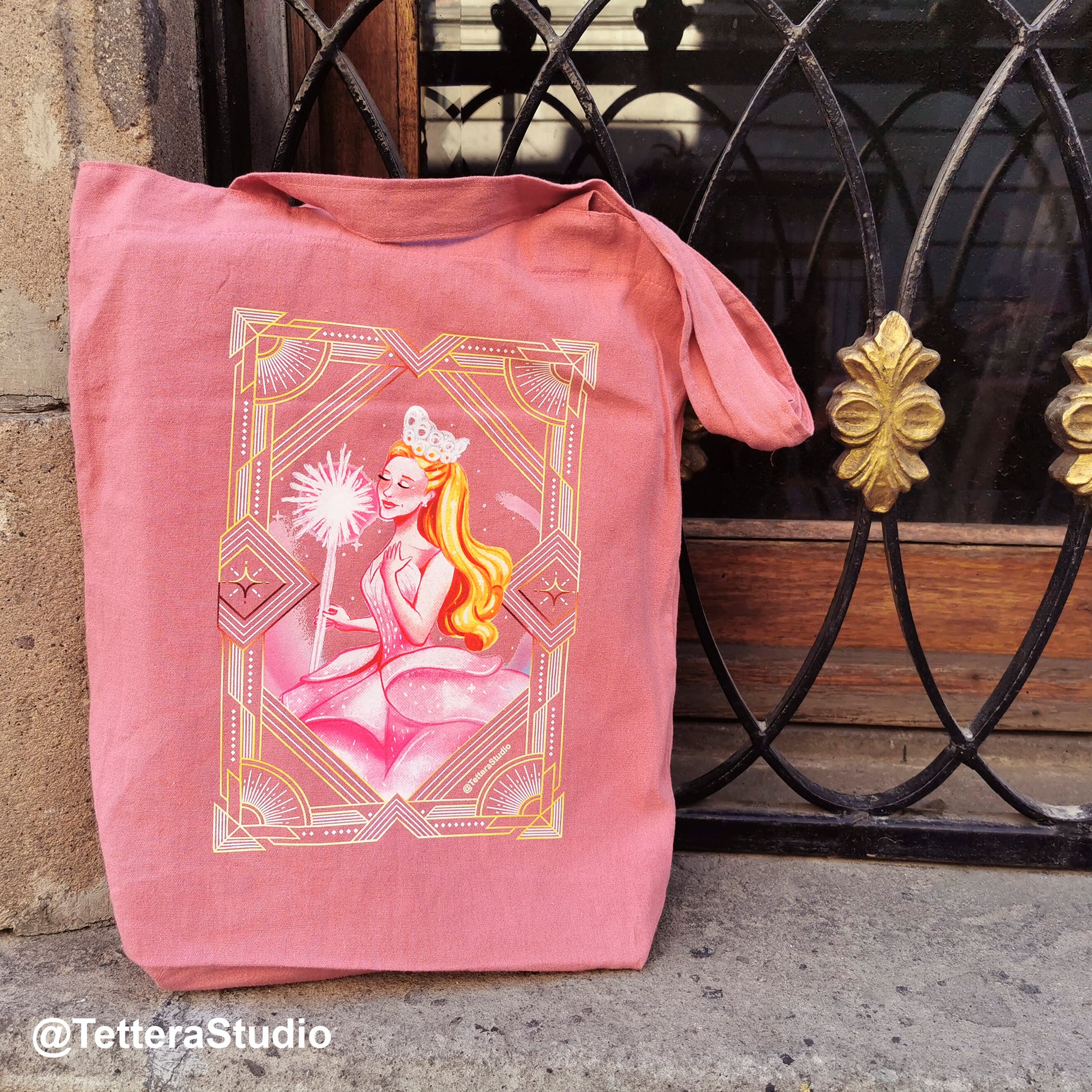 🎀✨ Tote Bag Rosa – Inspirada en Wicked | Ilustración de Glinda 🌟🧚‍♀️ - TetteraStudio